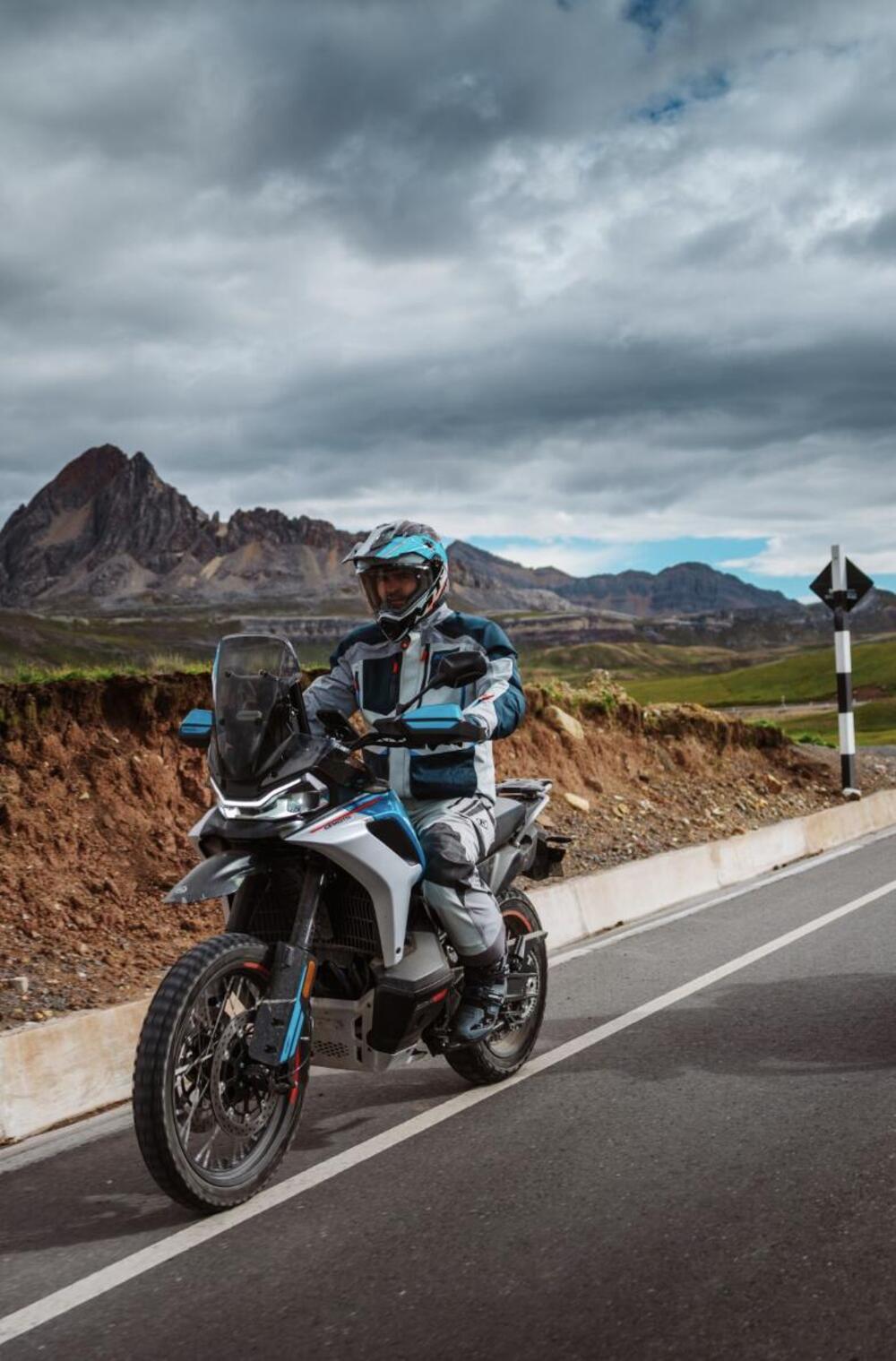 CFMOTO 800MT-X Low Seat (2025) (4)