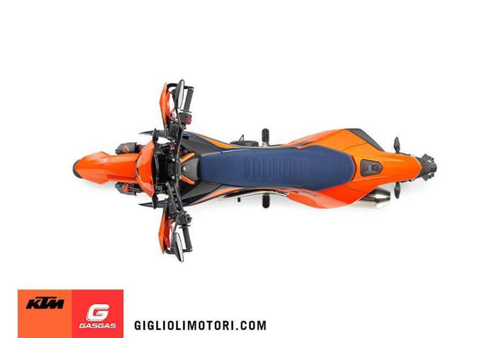 KTM 690 SMC R (2026) (8)