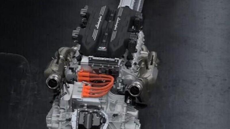 Lamborghini: il V12 non va in pensione, grazie all&rsquo;ibrido vivr&agrave; oltre il 2030