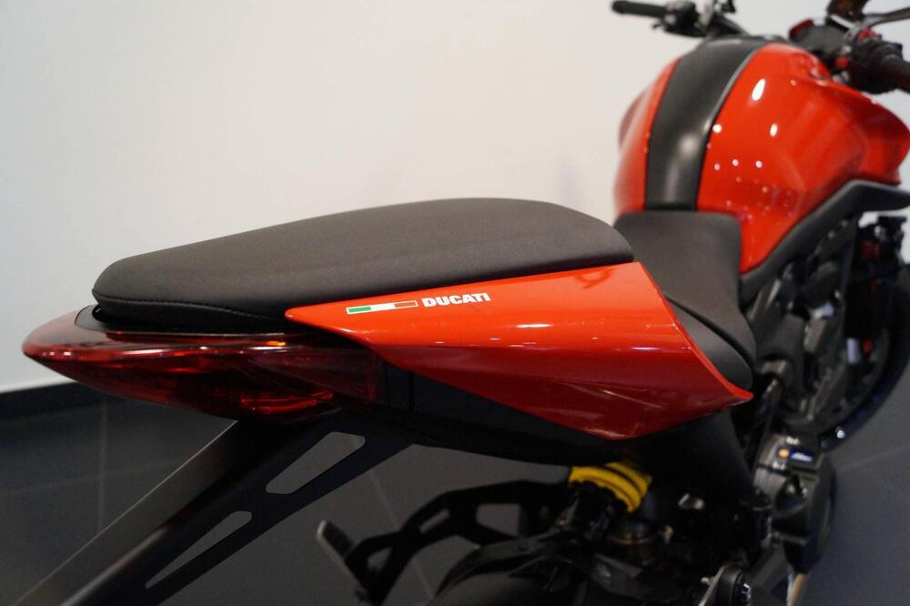 Ducati Monster 937 + (2021 - 25) (6)