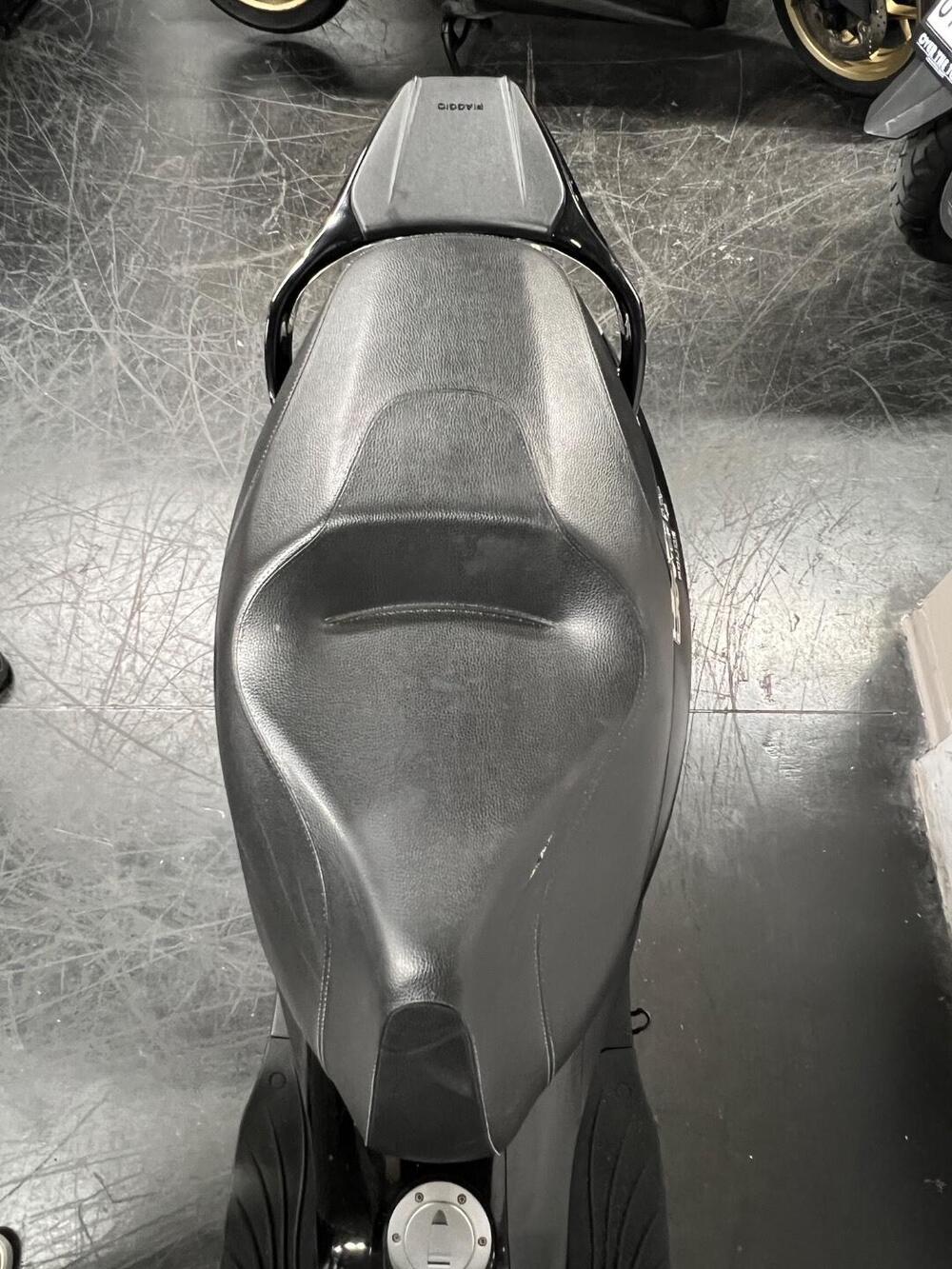 Piaggio Beverly 300 i.e. Police ABS-ASR (2017 - 20) (7)