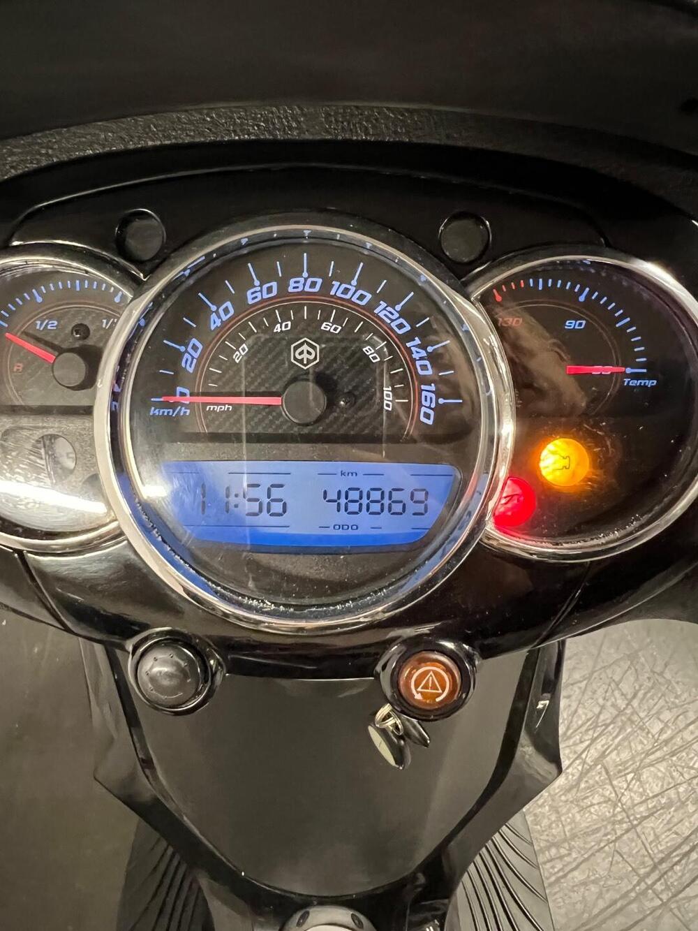 Piaggio Beverly 300 i.e. Police ABS-ASR (2017 - 20) (9)