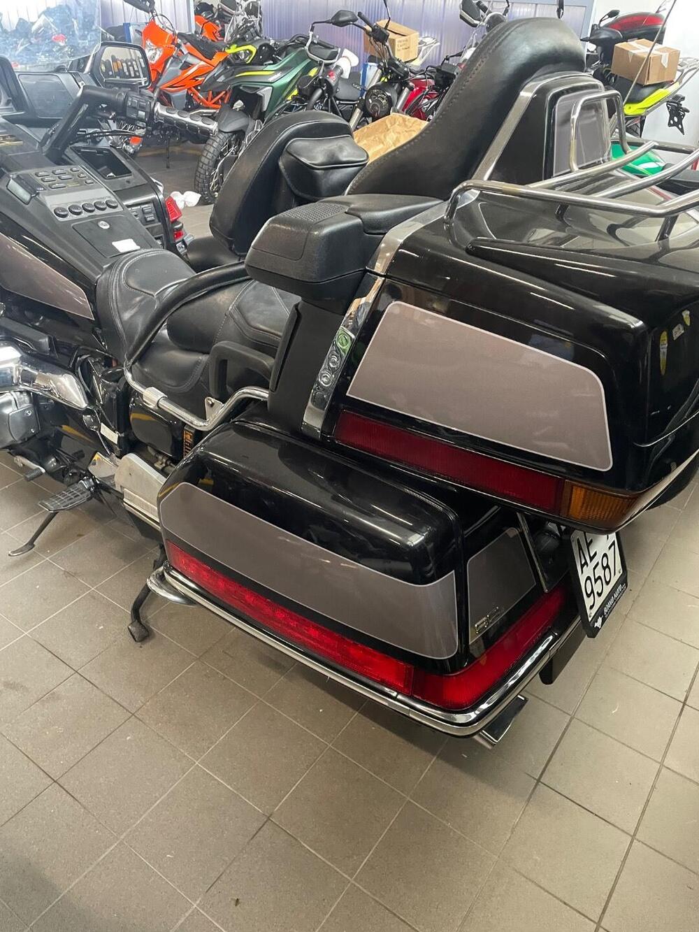 Honda GL 1500 C (1997 - 99) (4)