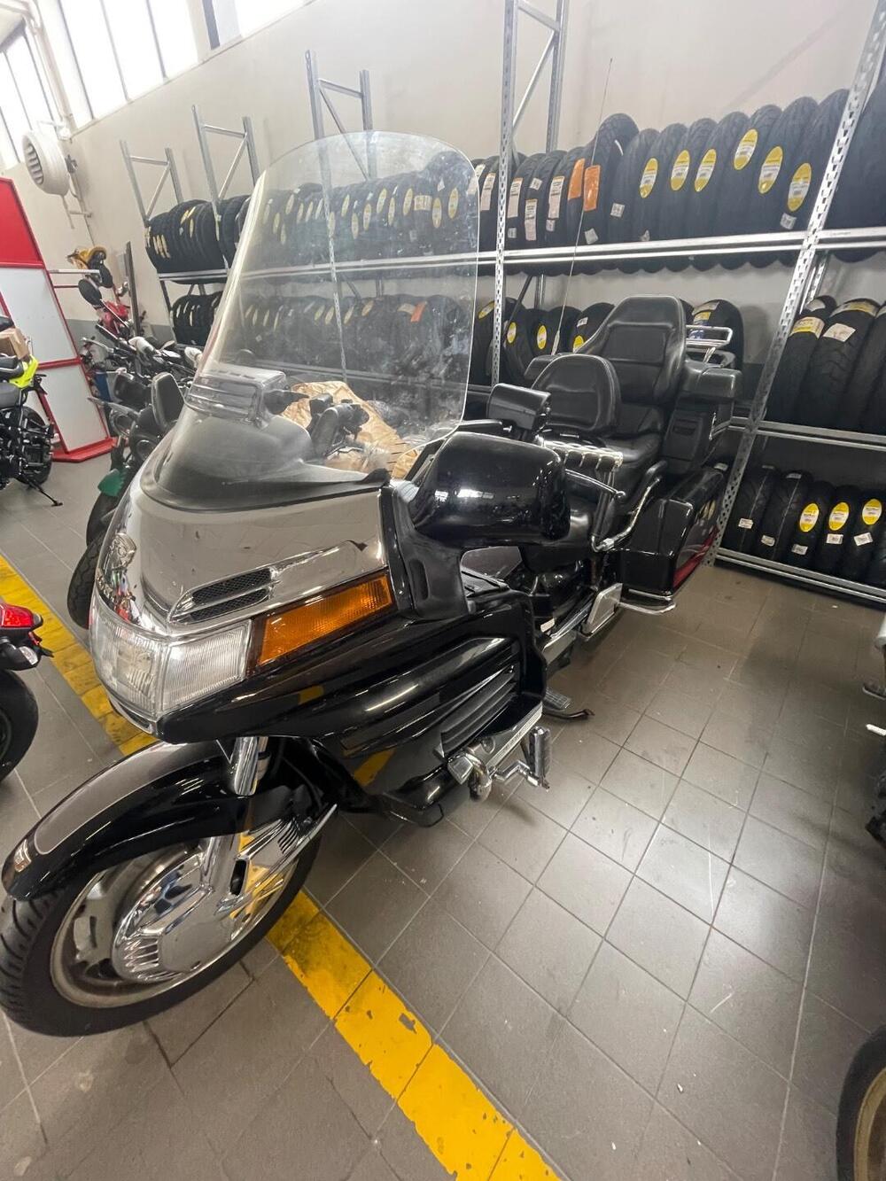 Honda GL 1500 C (1997 - 99) (6)