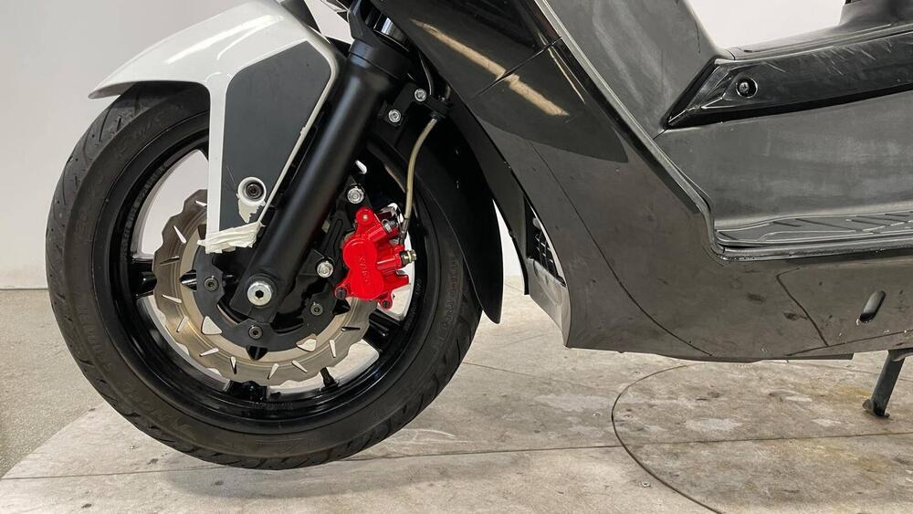 Kymco Xciting 300i (4)