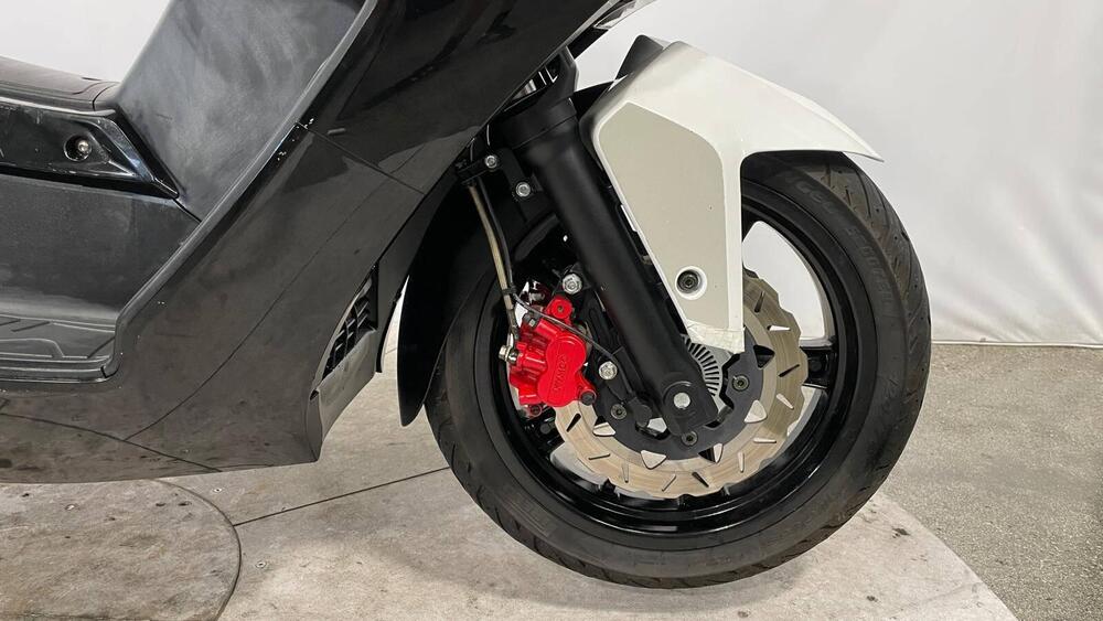 Kymco Xciting 300i (7)