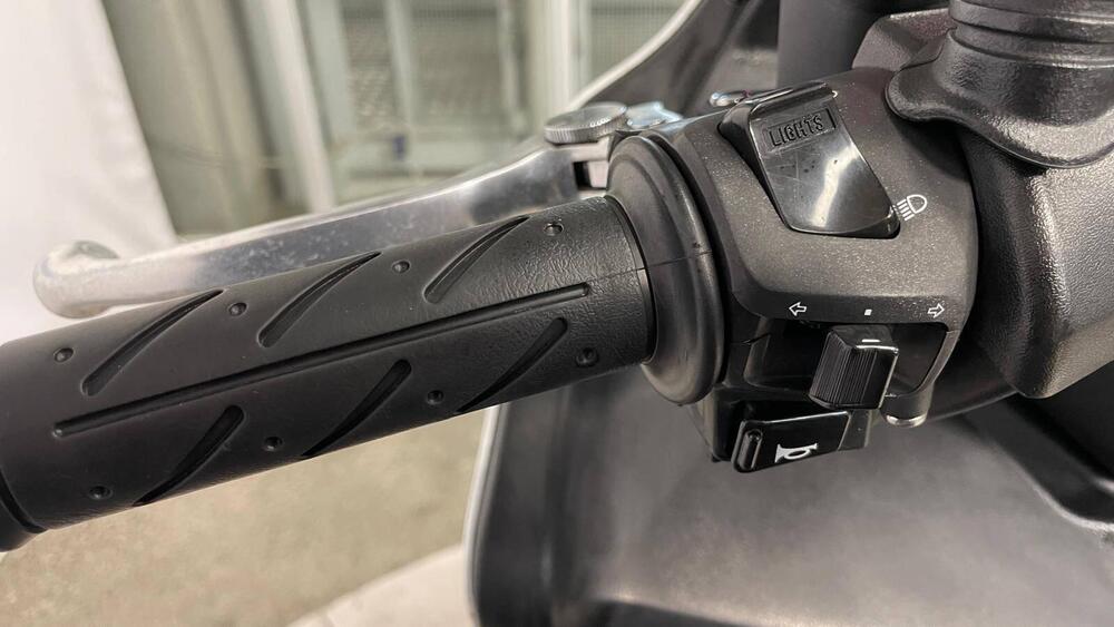 Kymco Xciting 300i (8)