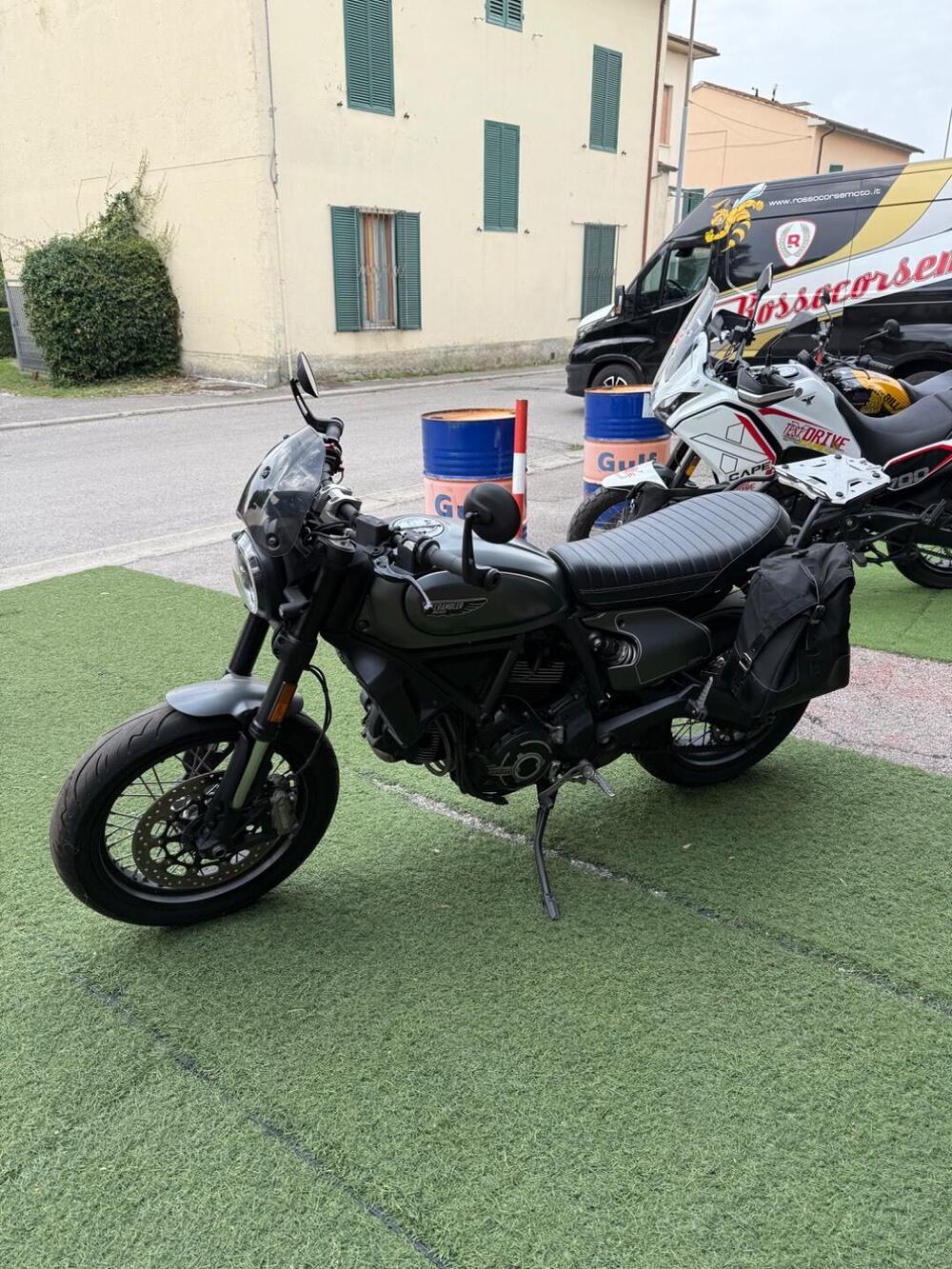 Ducati Scrambler 800 Night Shift (2021 - 22) (4)