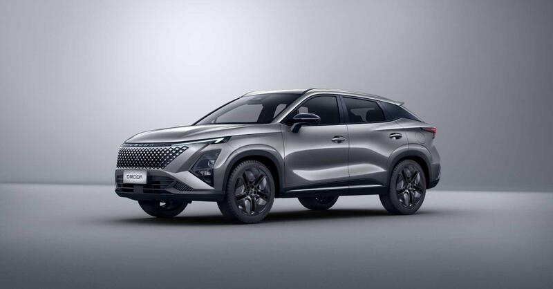 OMODA 5: arriva il nuovo restyling dopo un anno in Italia | Prezzi e caratteristiche 