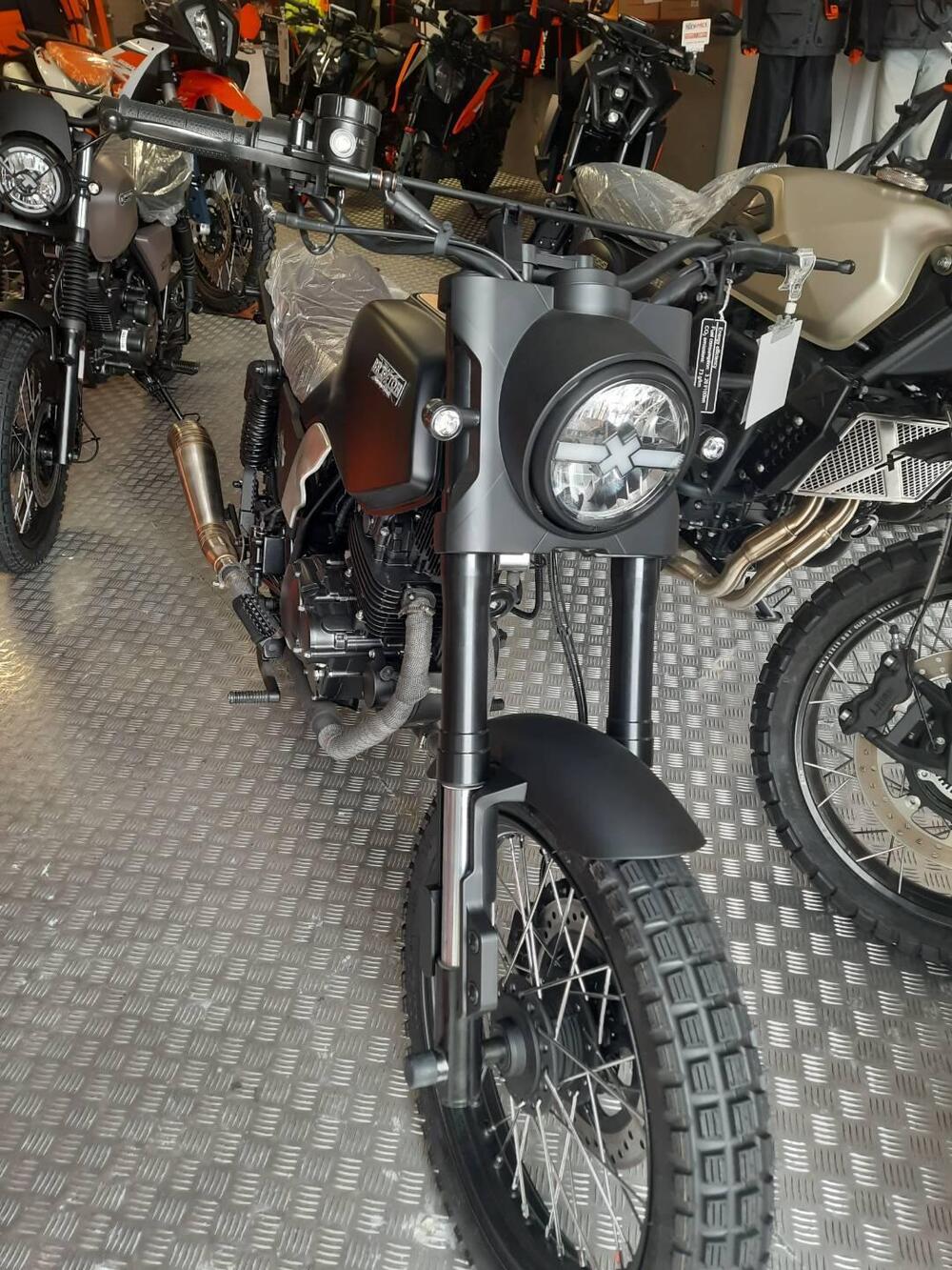 Brixton Motorcycles Felsberg 250 (2021 - 25) (2)