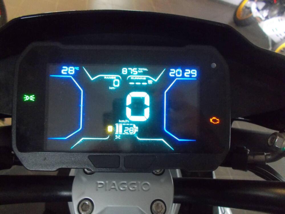 Piaggio 1 Active (2022 - 26) (5)