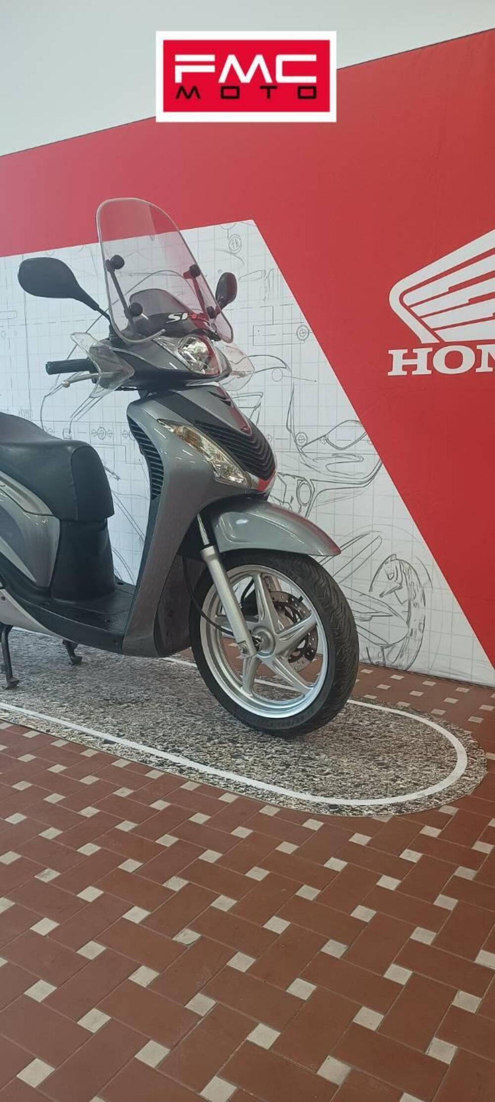 Honda SH 150 i (2009 - 12) (2)