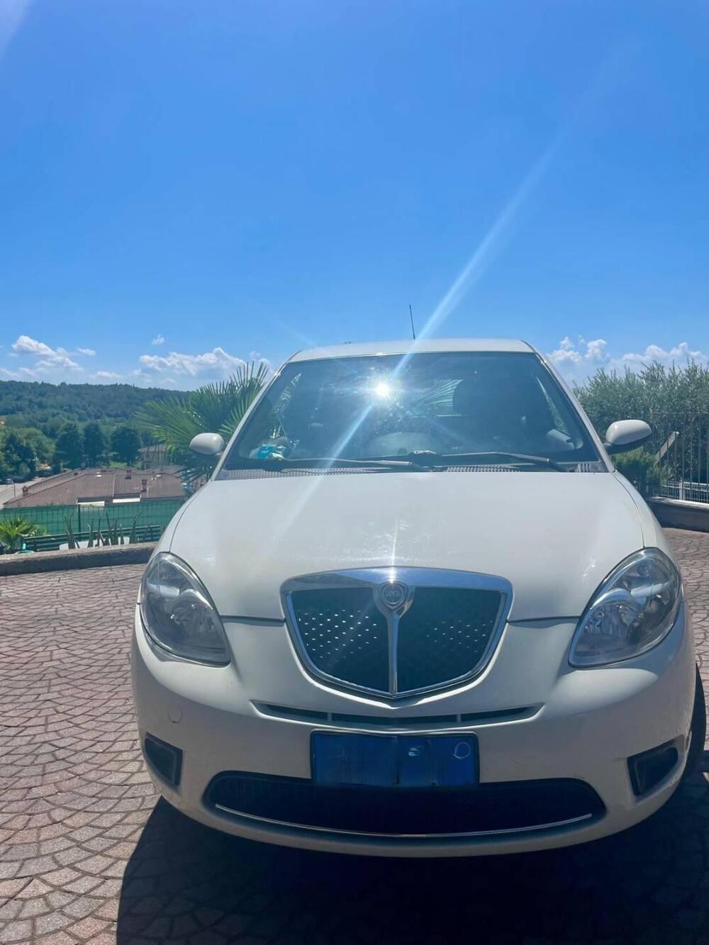 Lancia Ypsilon usata a Verona (2)