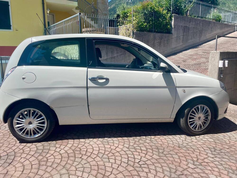Lancia Ypsilon usata a Verona (3)