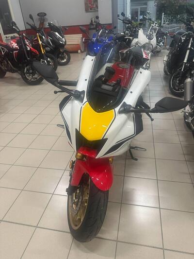 Yamaha YZF R7 World GP 60th Anniversary (2022 - 23) usata