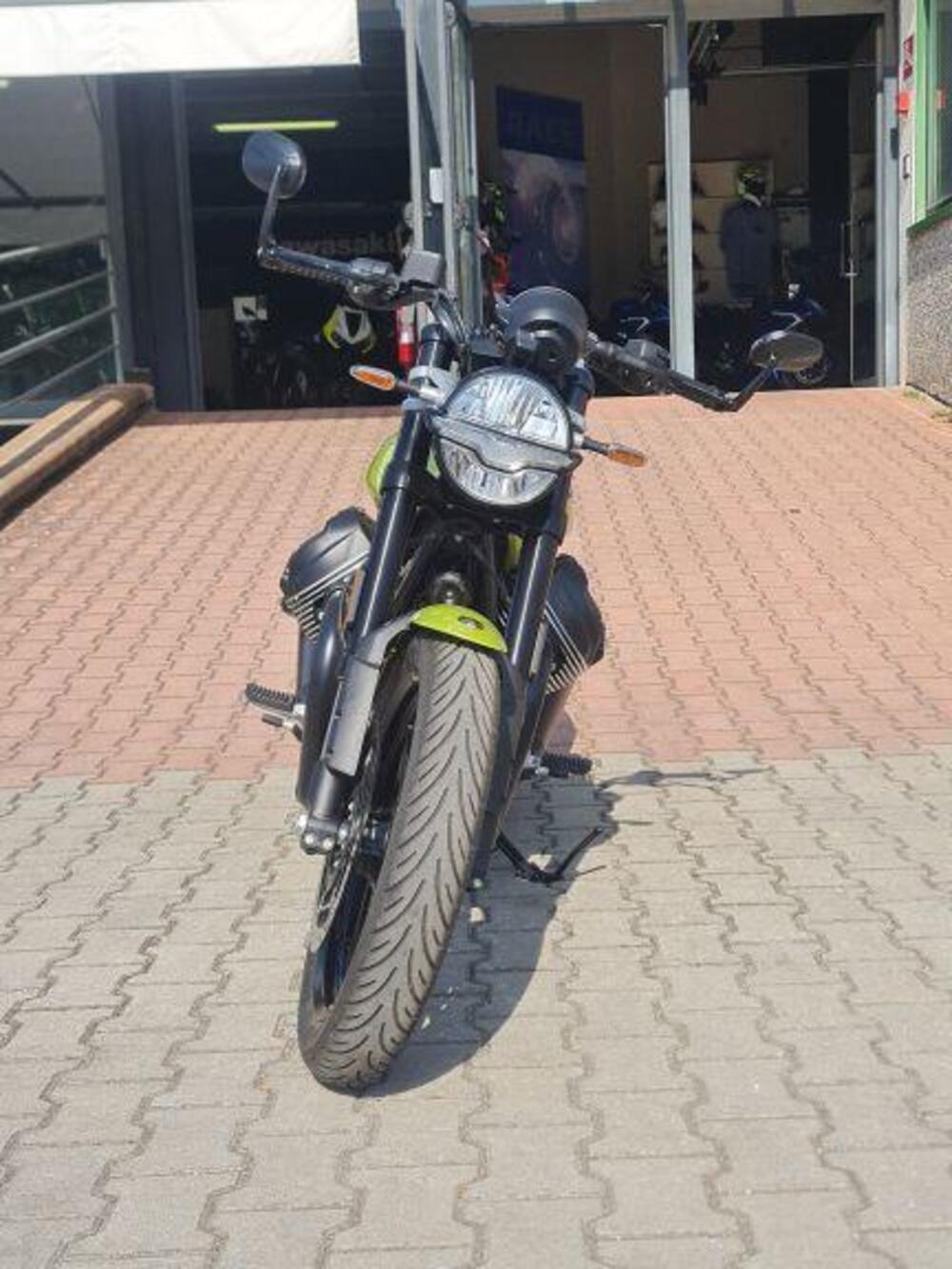 Moto Guzzi V7 Sport (2025 - 26) (5)