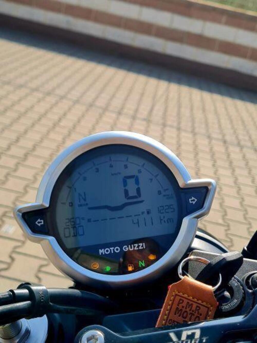 Moto Guzzi V7 Sport (2025 - 26) (7)