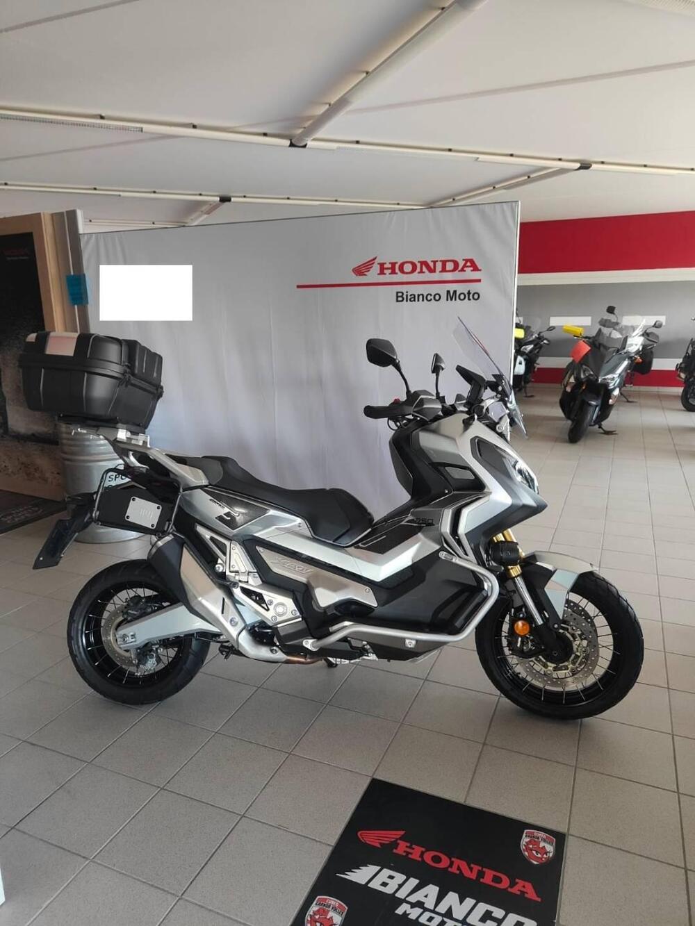 Honda X-ADV 750 Travel Edition (2017) (4)