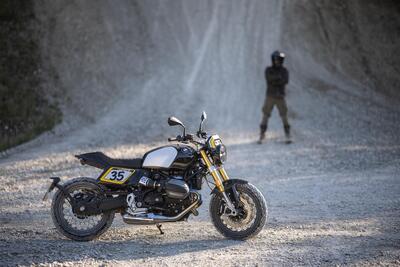 BMW Motorrad lancia The Tracker, il pack flat track per la R 12 nineT [GALLERY]
