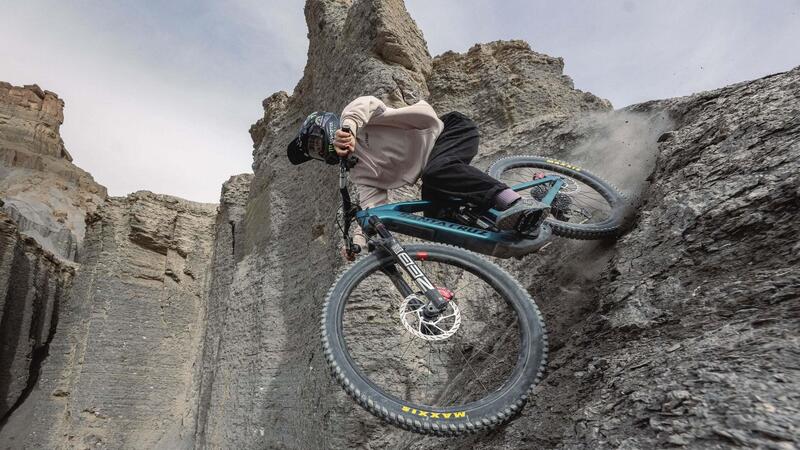 Troppo veloce per la maggior parte di noi! Eccovi la Bullit di Santa Cruz [VIDEO]