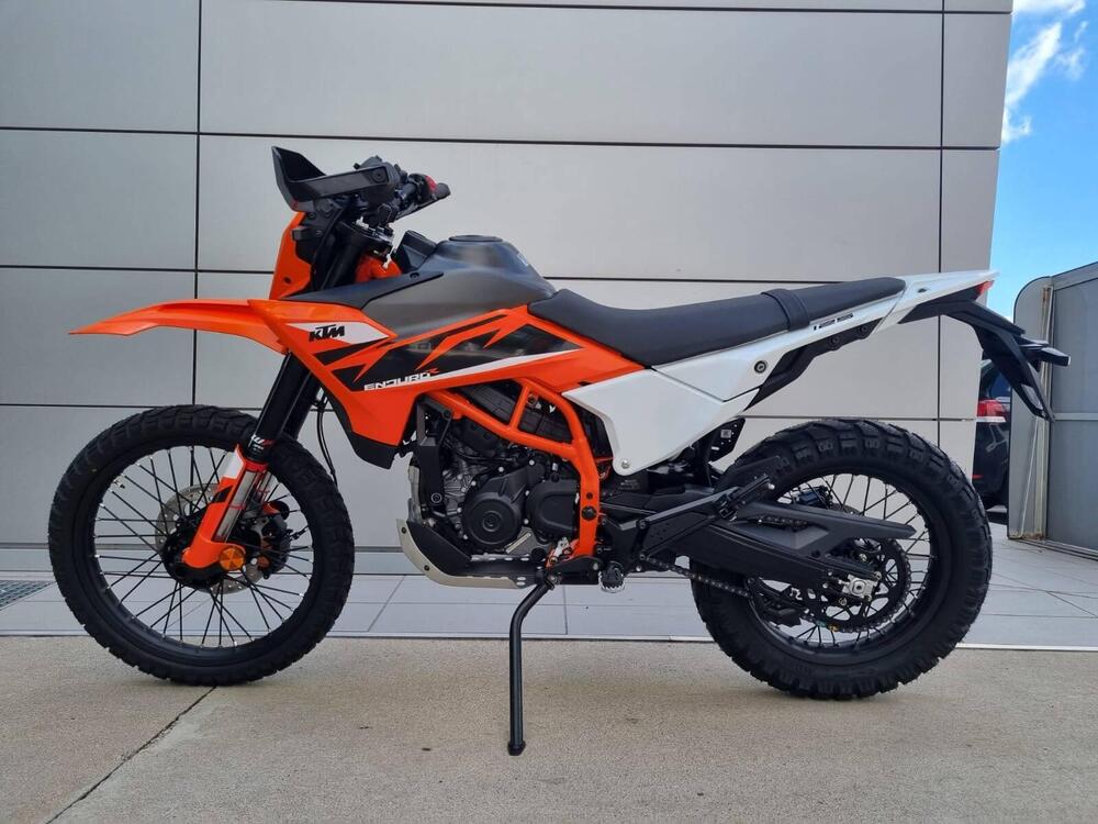 KTM 125 Enduro R (2025 - 26) (3)