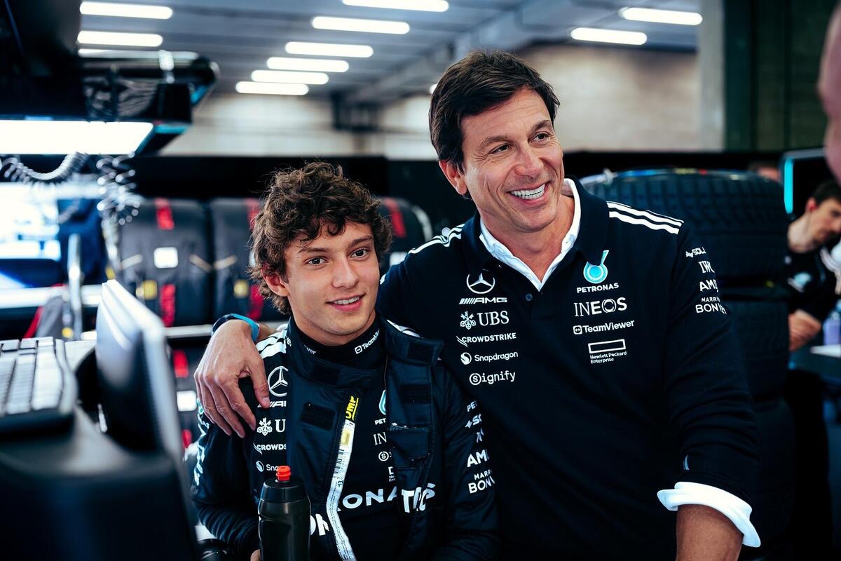 Formula 1. Toto Wolff sostiene Andrea Kimi Antonelli: “Gli serve tempo. È un investimento a lungo termine”. E su Valtteri Bottas dice…