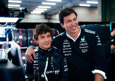  Formula 1. Toto Wolff sostiene Andrea Kimi Antonelli: “Gli serve tempo. È un investimento a lungo termine”. E su Valtteri Bottas dice…