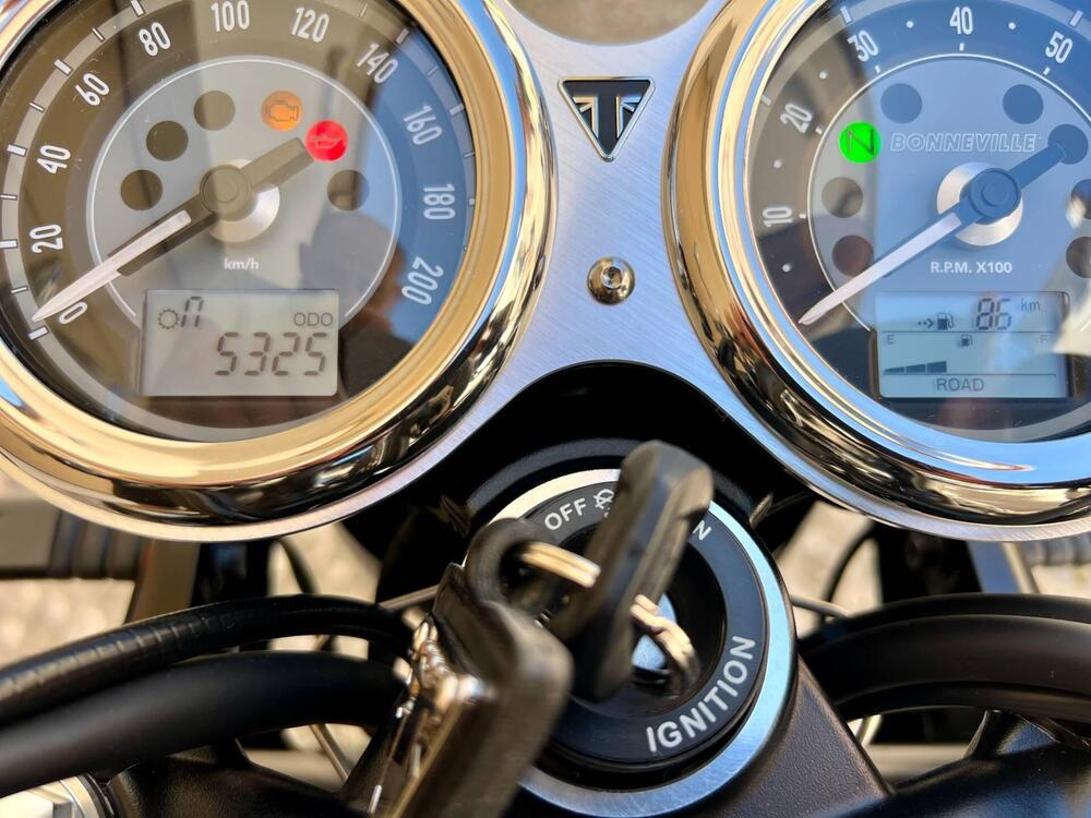 Triumph Bonneville T100 (2021 - 25) (10)