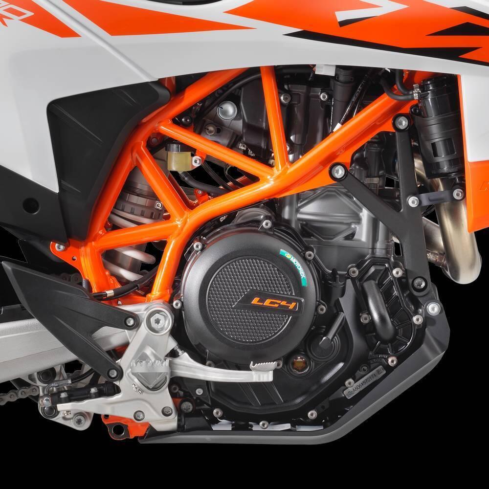 KTM 690 Enduro R (2026) (16)