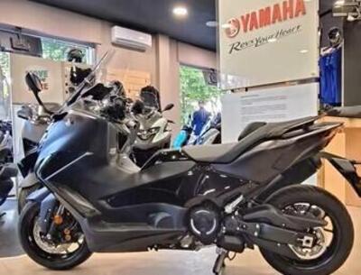 Yamaha T-Max 560 (2022 - 24) usata