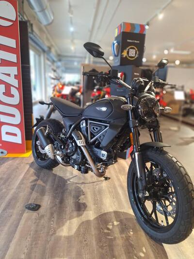 Ducati Scrambler 800 Icon Dark (2025) nuova