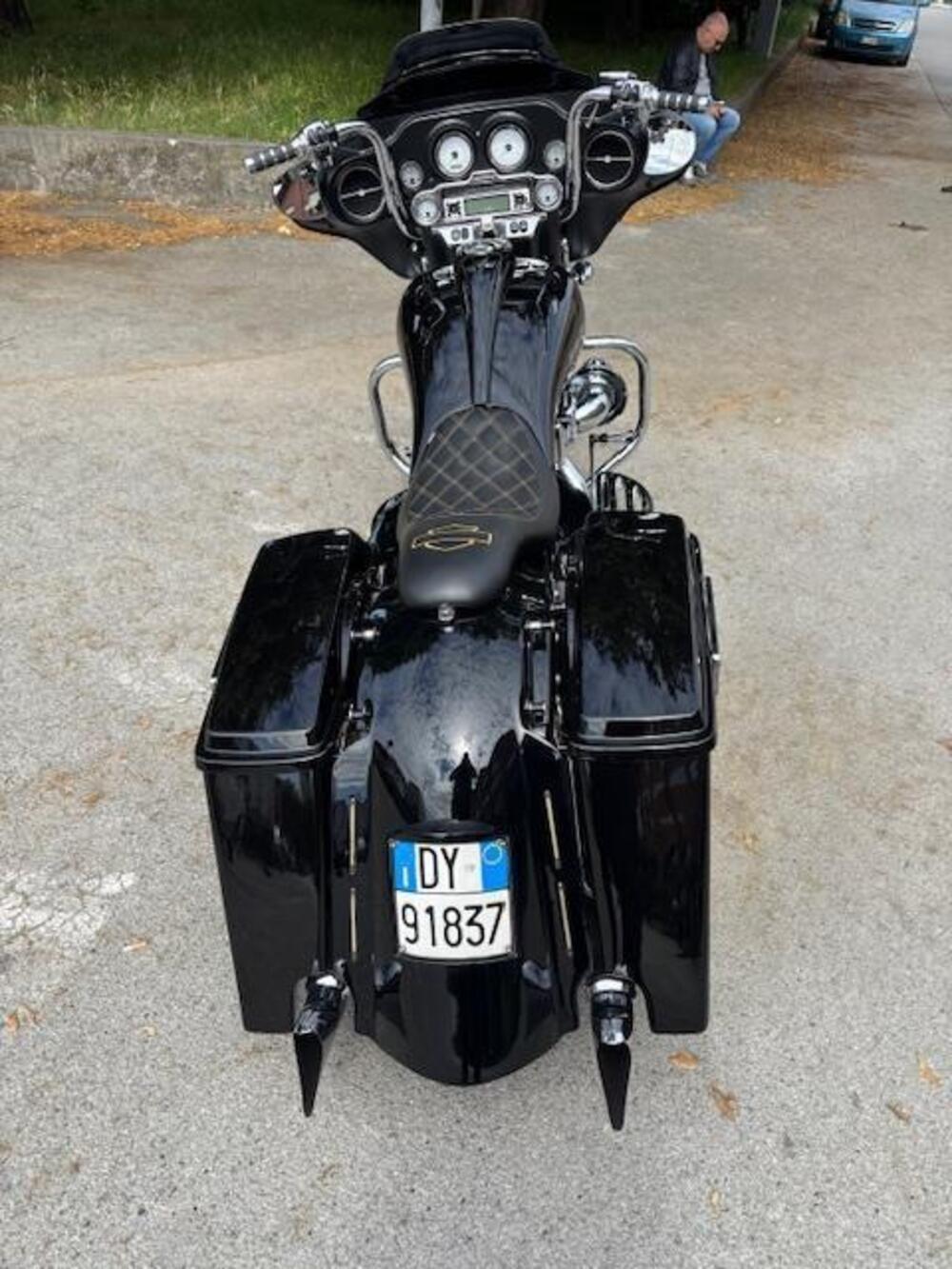 Harley-Davidson 1690 Street Glide (2011 - 13) - FLHX (3)