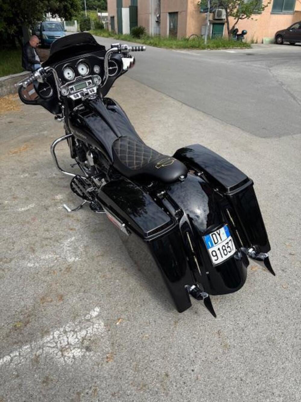 Harley-Davidson 1690 Street Glide (2011 - 13) - FLHX (4)