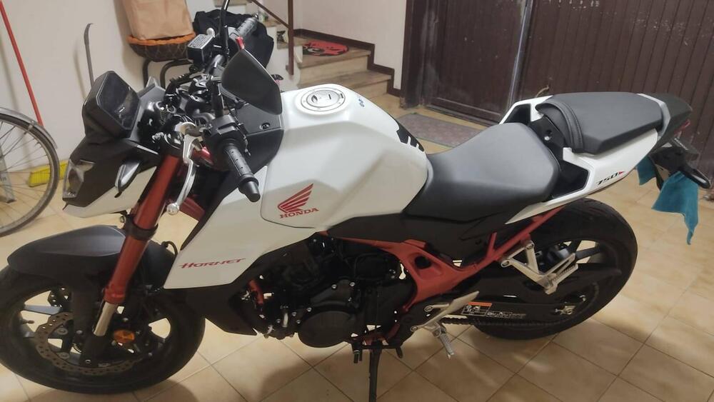 Honda CB 750 Hornet (2023 - 24) (8)