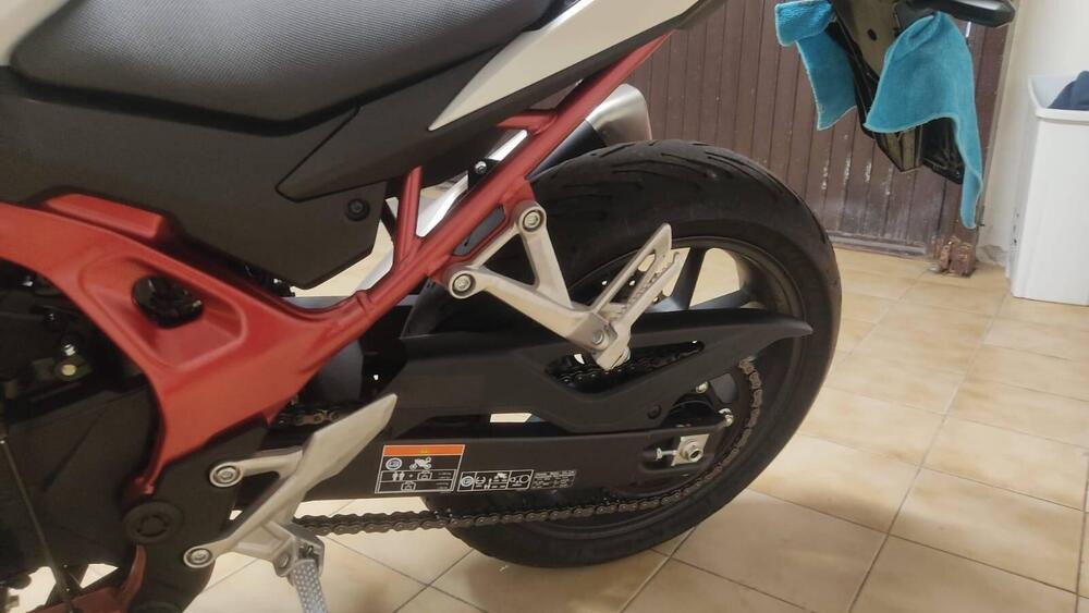 Honda CB 750 Hornet (2023 - 24) (14)