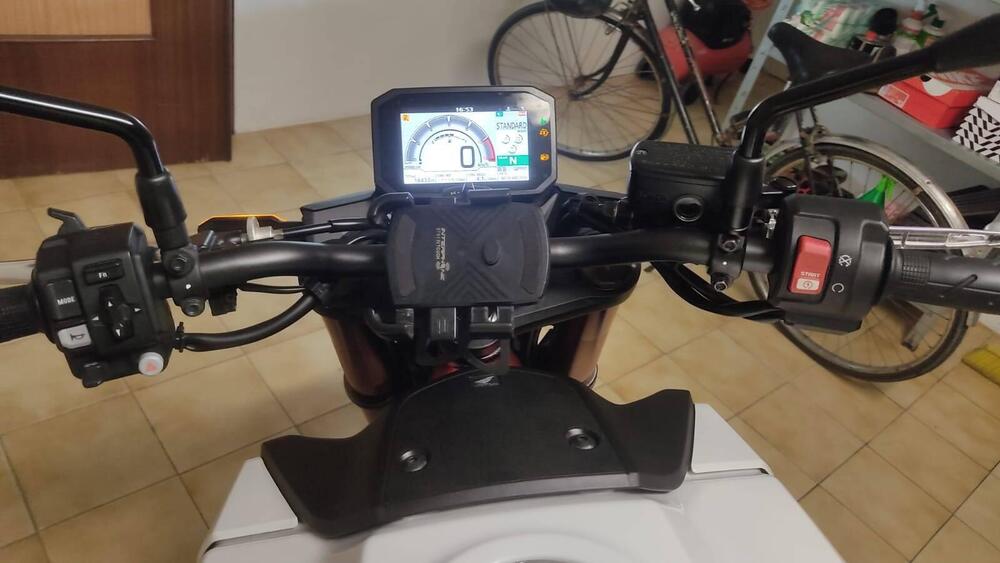 Honda CB 750 Hornet (2023 - 24) (19)