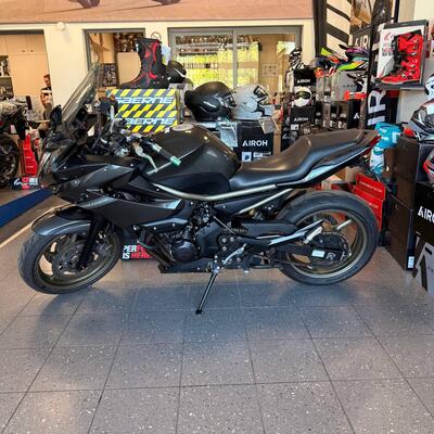 Yamaha XJ6 Diversion (2009 - 15) usata