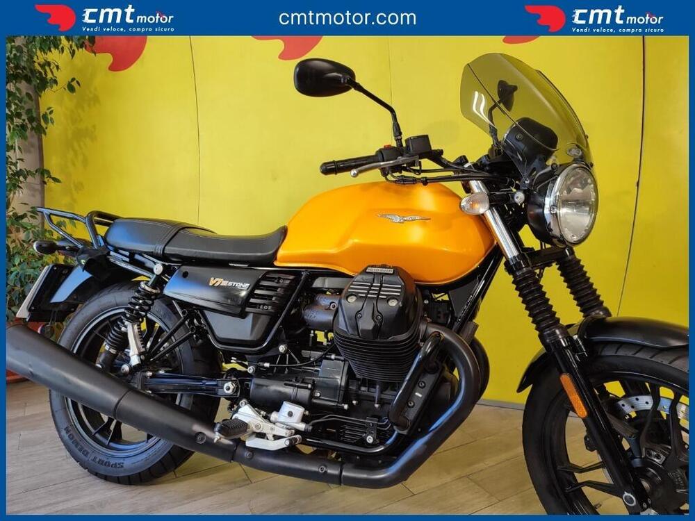 Moto Guzzi V7 III Stone (2017 - 20) (6)