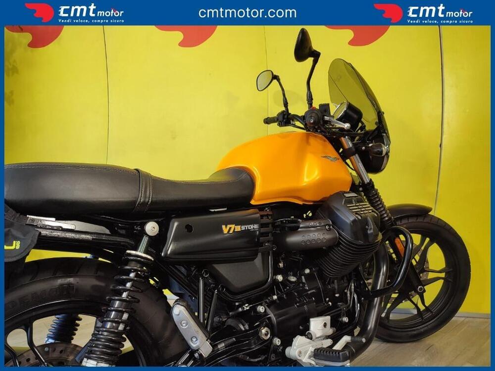 Moto Guzzi V7 III Stone (2017 - 20) (8)