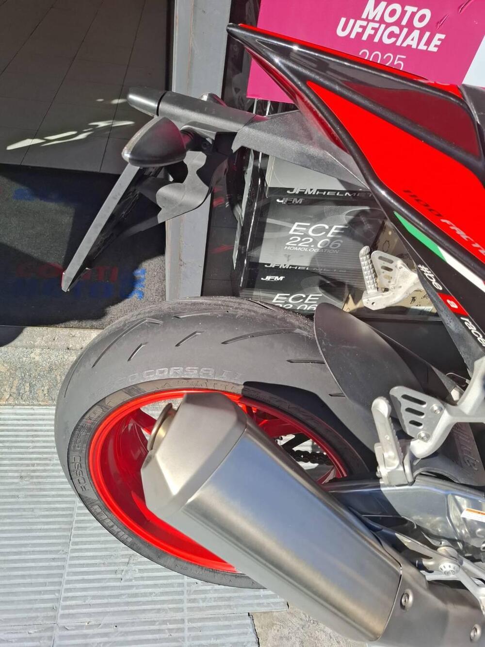 Aprilia Tuono V4 Factory (2017 - 18) (3)