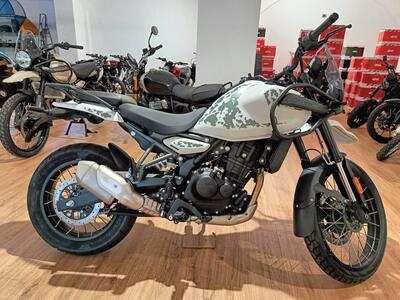 Royal Enfield Himalayan 450 (2024 - 25) usata