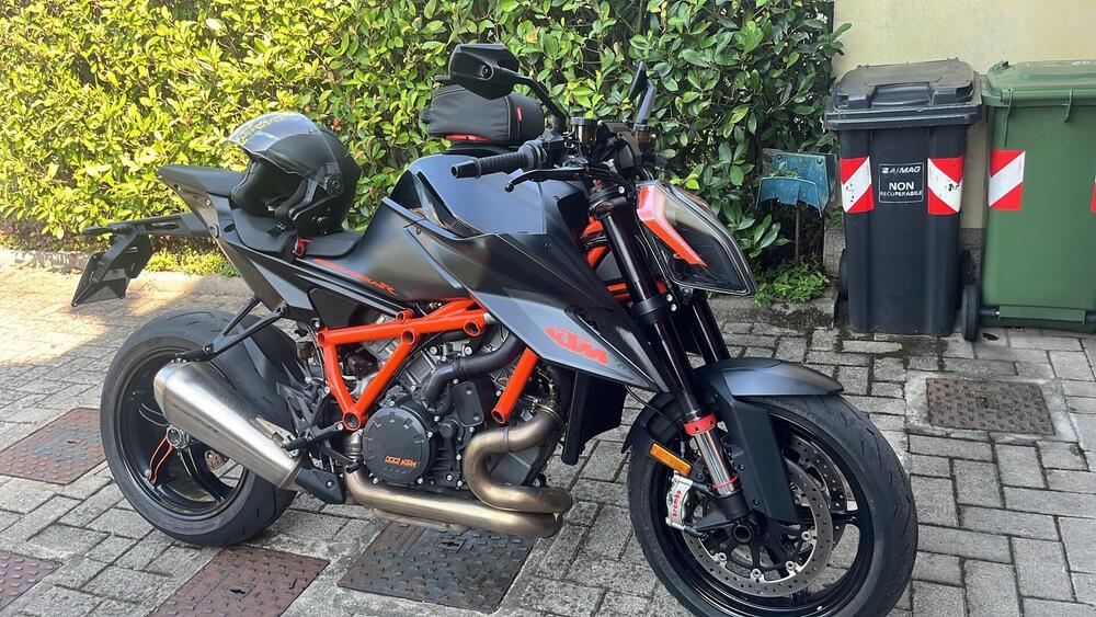 KTM 1290 Super Duke R (2021) (4)
