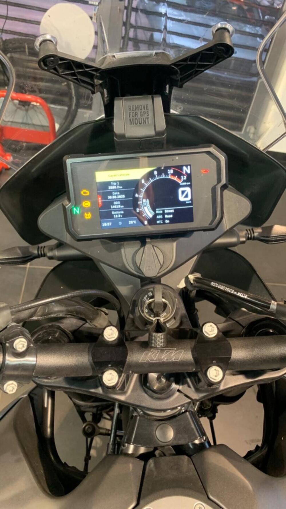 KTM 890 Adventure (2022) (3)