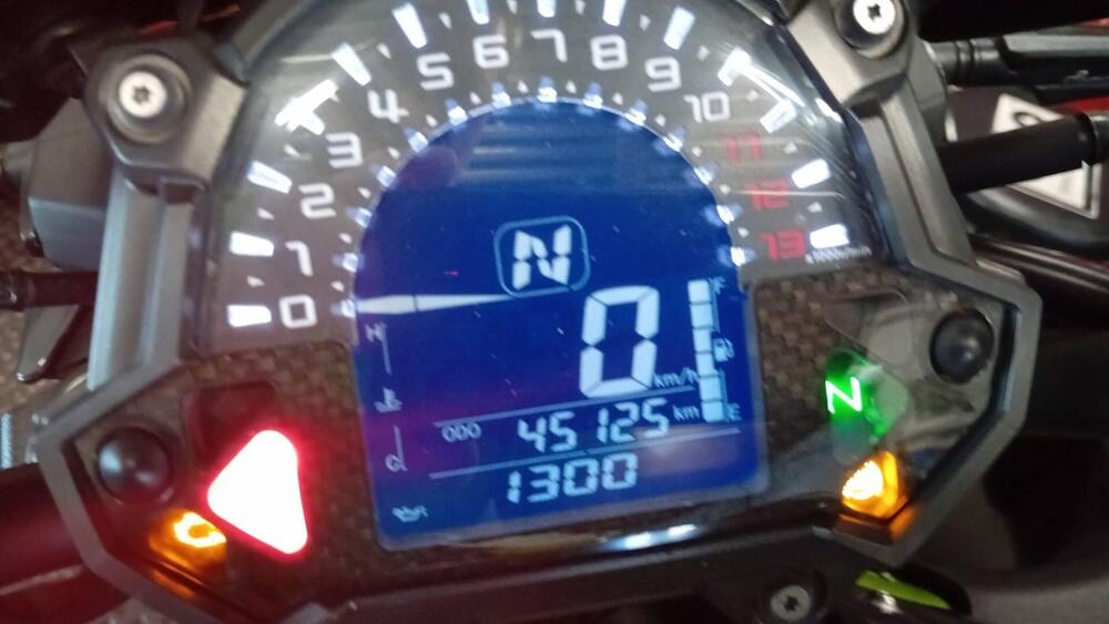 Kawasaki Z 900 (2017 - 18) (4)