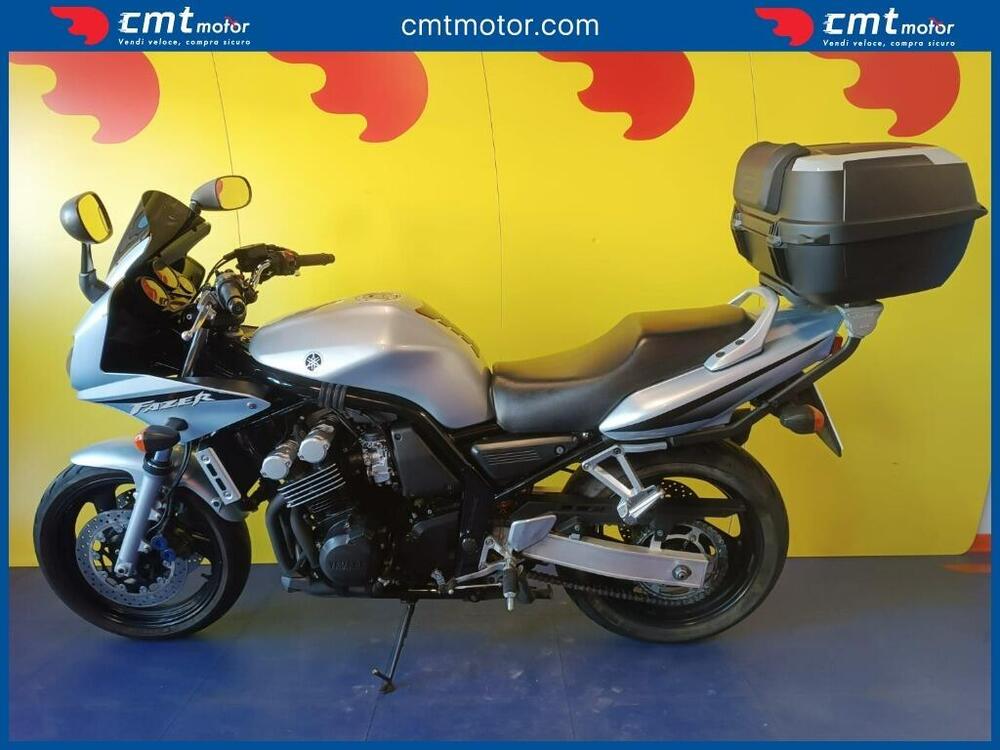 Yamaha FZS 600 Fazer (2002 - 03) (3)