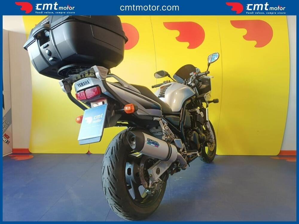 Yamaha FZS 600 Fazer (2002 - 03) (4)