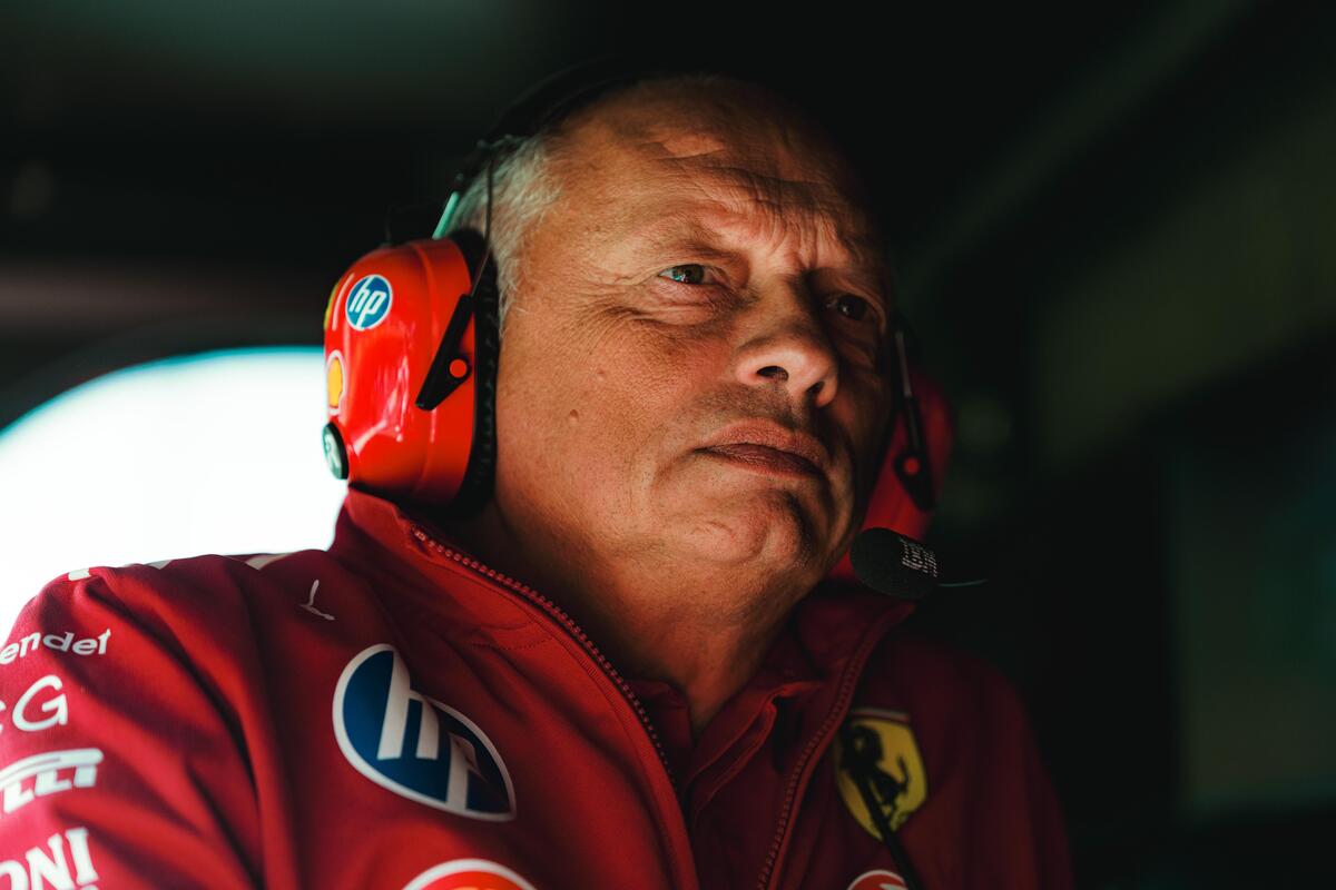 F1. Doppio ritiro per Ferrari in Olanda,Vasseur: "Leclerc e Russell? Incidente di gara. Hamilton sta ritrovando fiducia in vista di Monza"