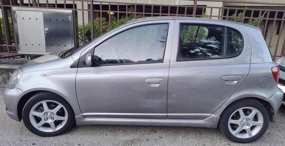 Toyota Yaris usata a Como (2)