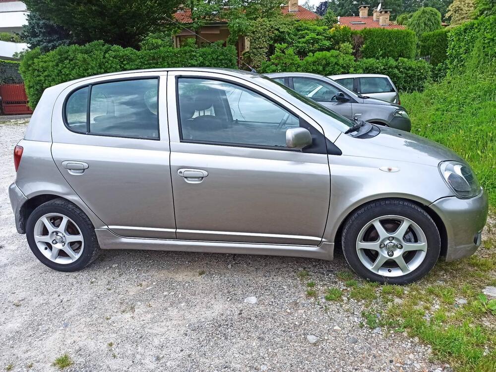 Toyota Yaris usata a Como (4)