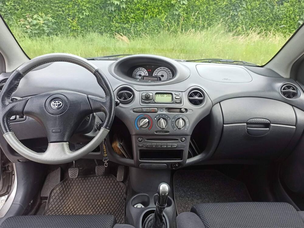 Toyota Yaris usata a Como (5)